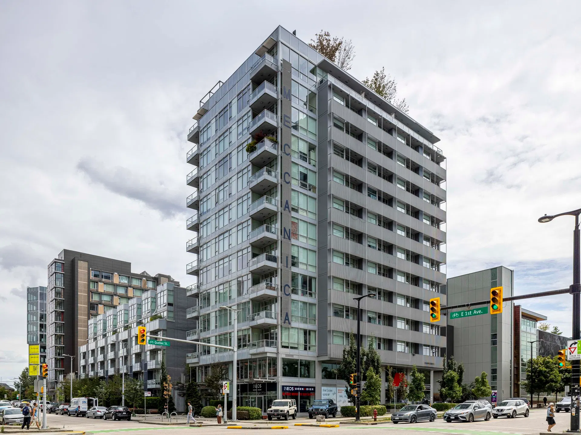 Photo 2 of 39 at #1508 – 108 E 1st Avenue