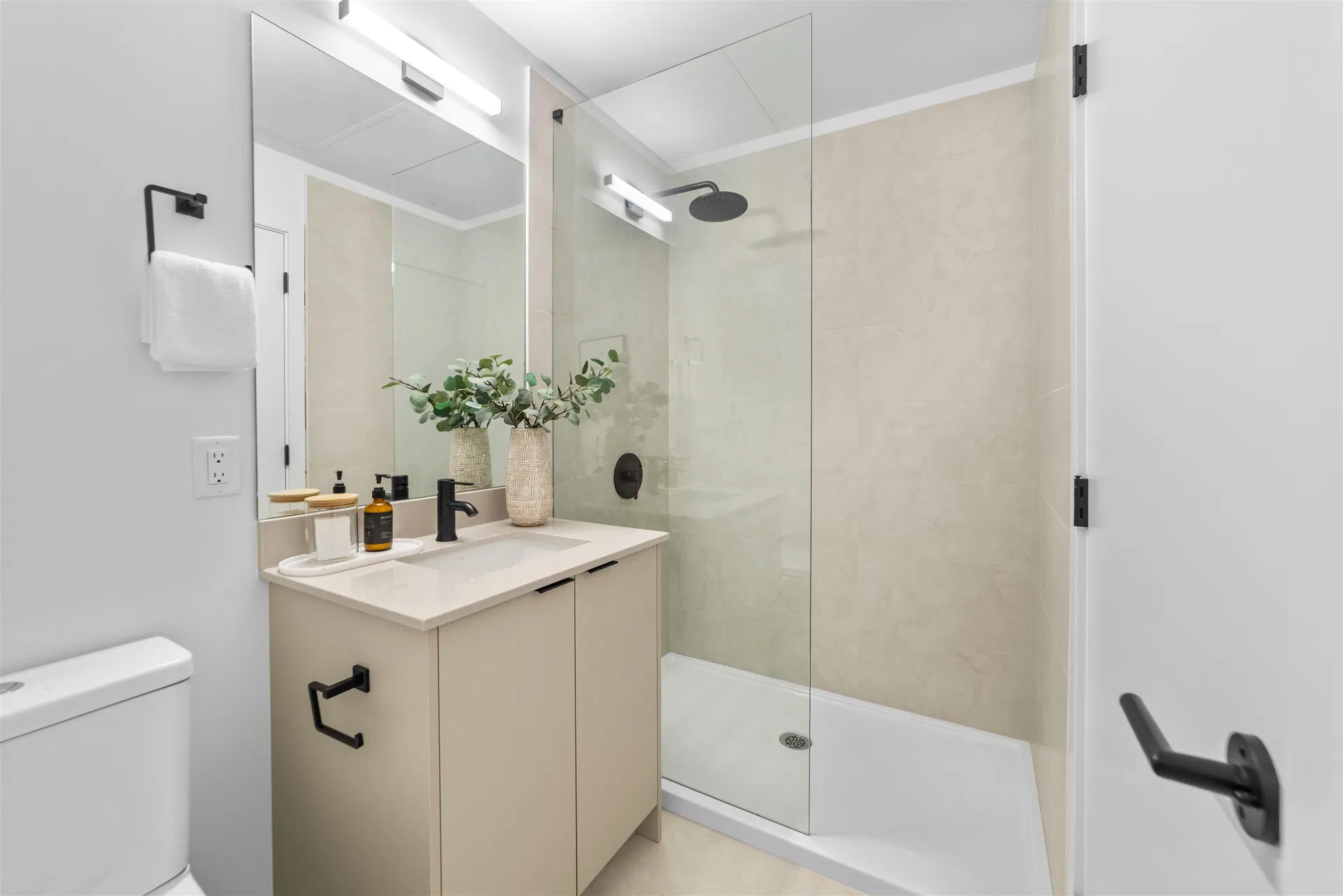 Photo 4 of 25 at #102 – 1055 Raven Drive
