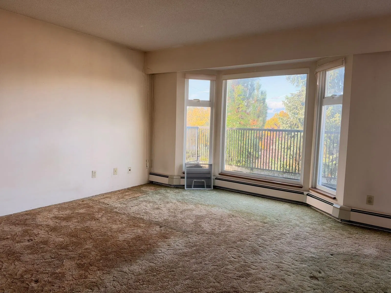 Photo 2 of 3 at 1318 E 34th Avenue