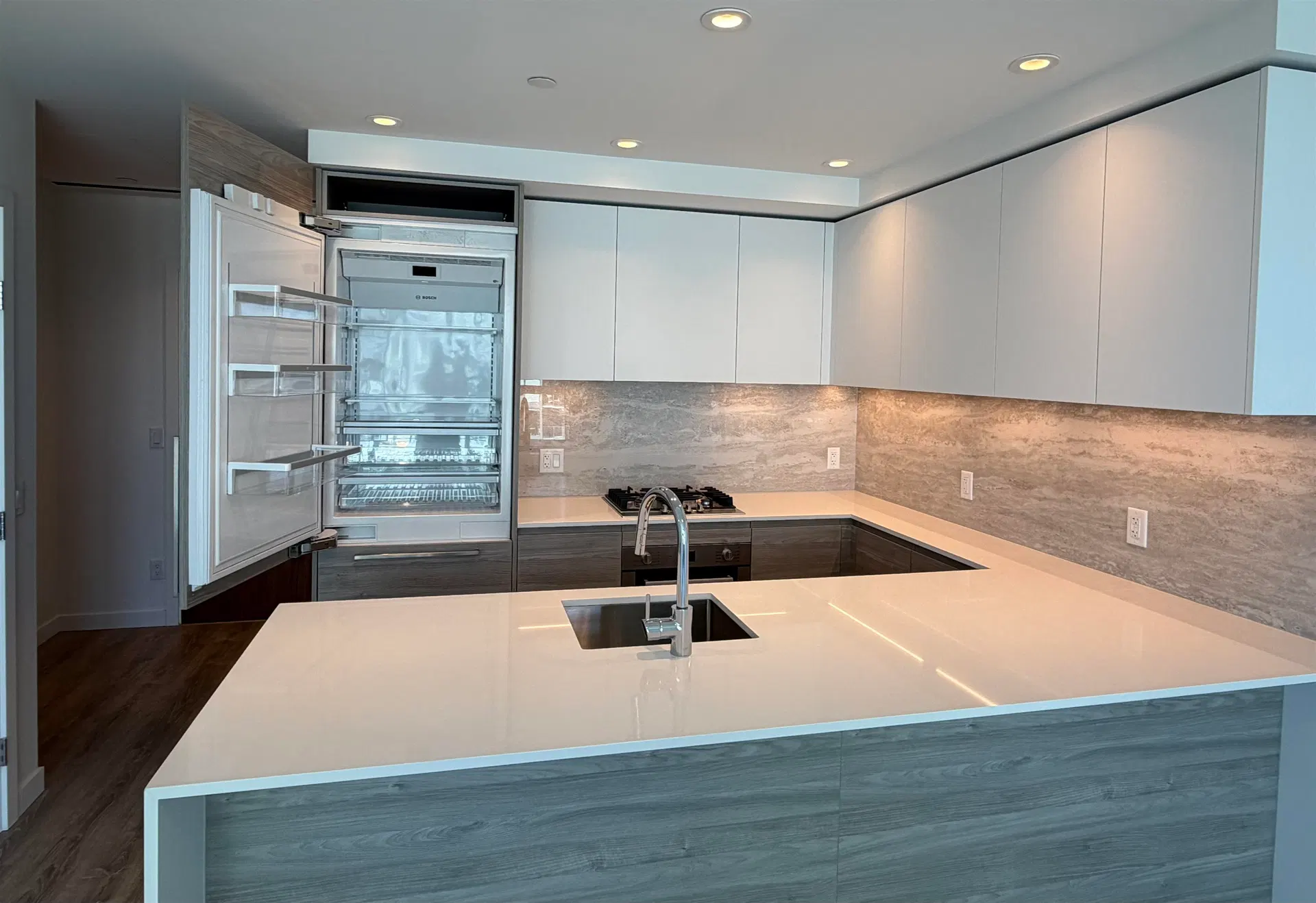 Photo 4 of 24 at #3005 – 680 Quayside Drive