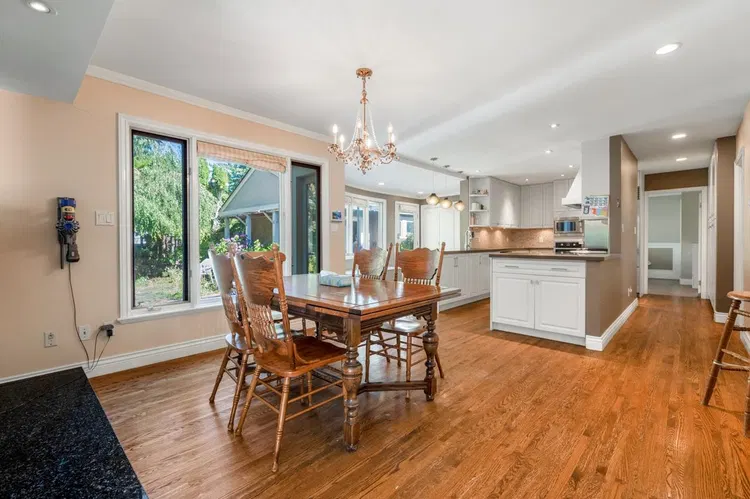 Photo 5 of 32 at 1545 W 49th Avenue