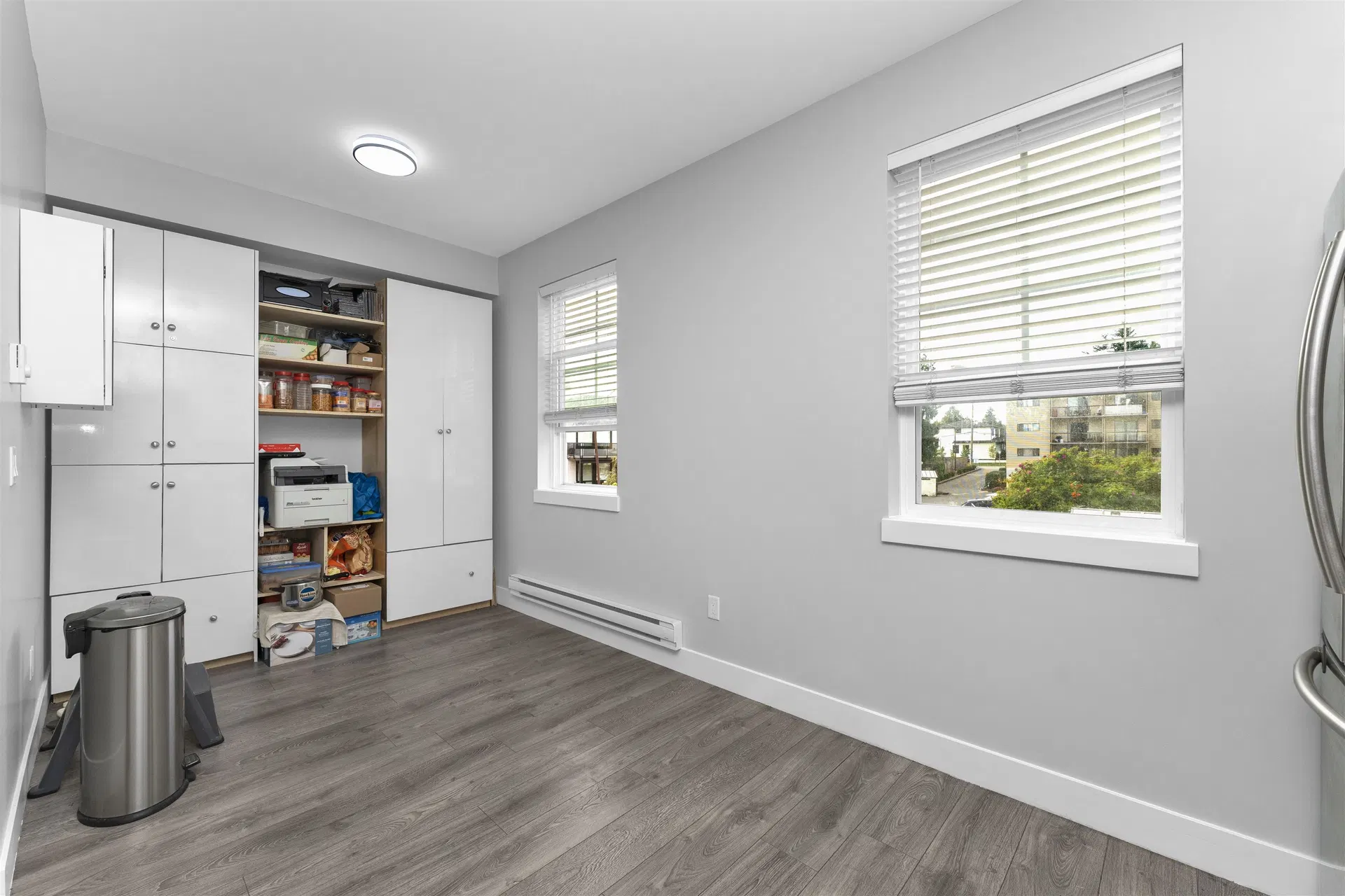 Photo 5 of 31 at #15 – 2530 Janzen Street