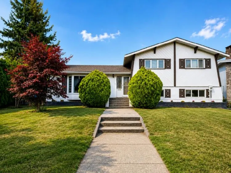Photo 1 of 30 at 45492 Spartan Crescent