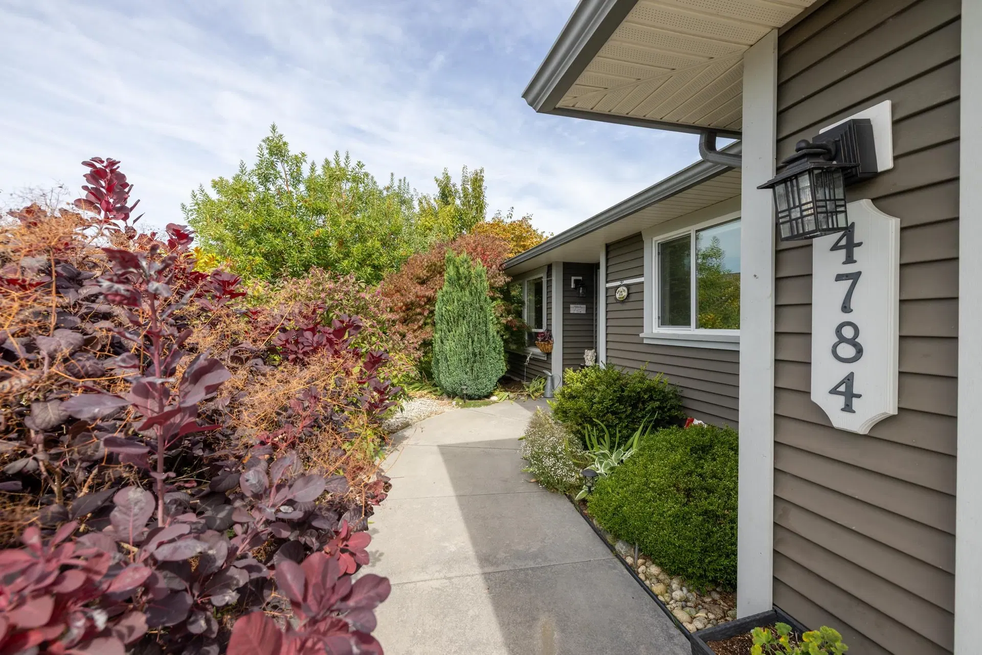 Photo 2 of 40 at 4784 Tamarack Place