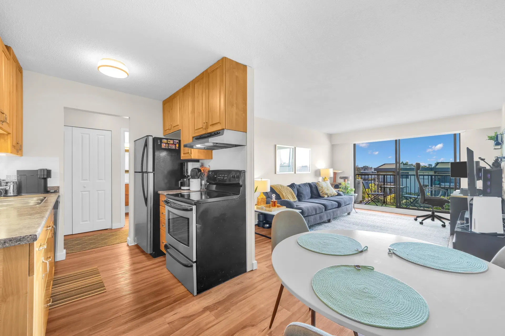 Photo 4 of 28 at #205 – 252 W 2nd Street
