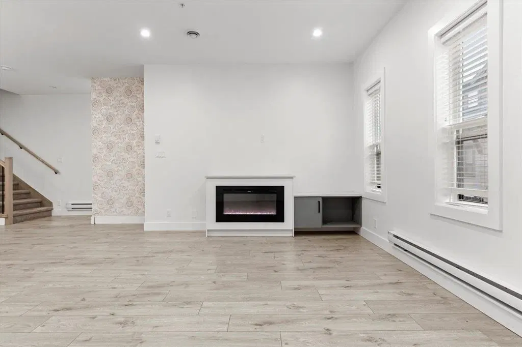 Photo 2 of 23 at #6 – 45608 Bernard Avenue
