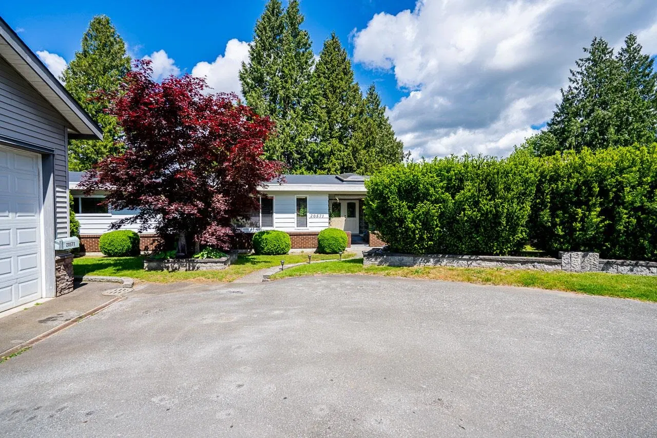 Photo 4 of 36 at 20571 46a Avenue