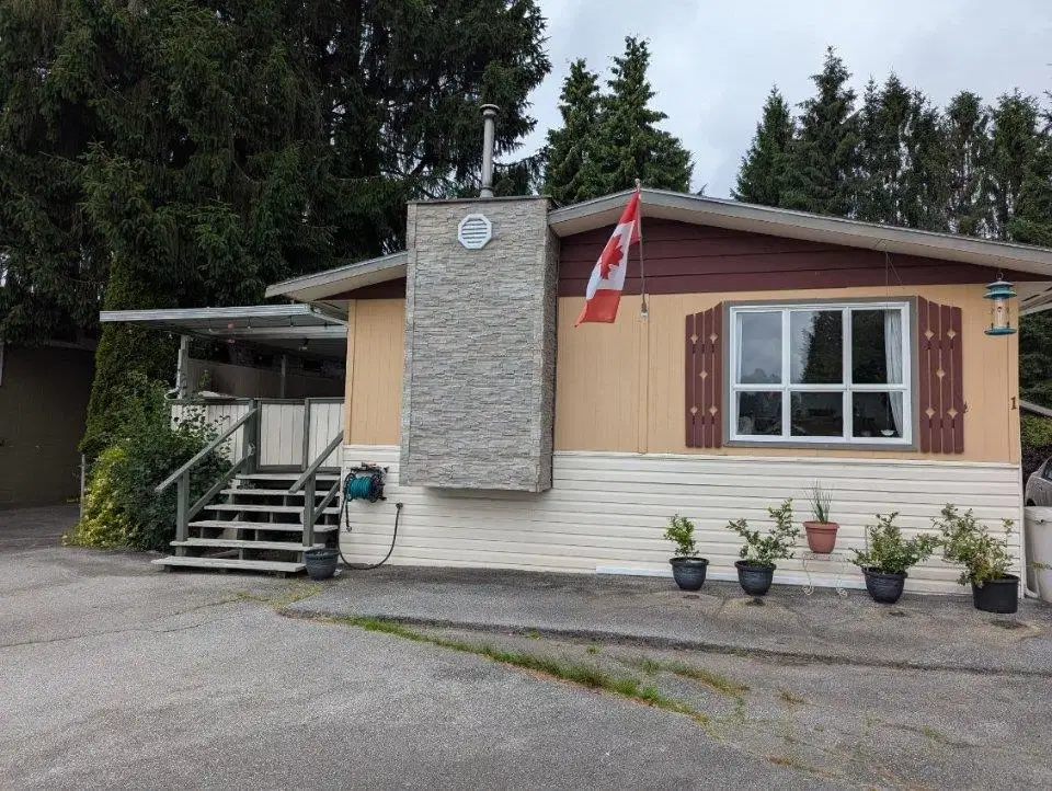 #1 – 201 Cayer Street