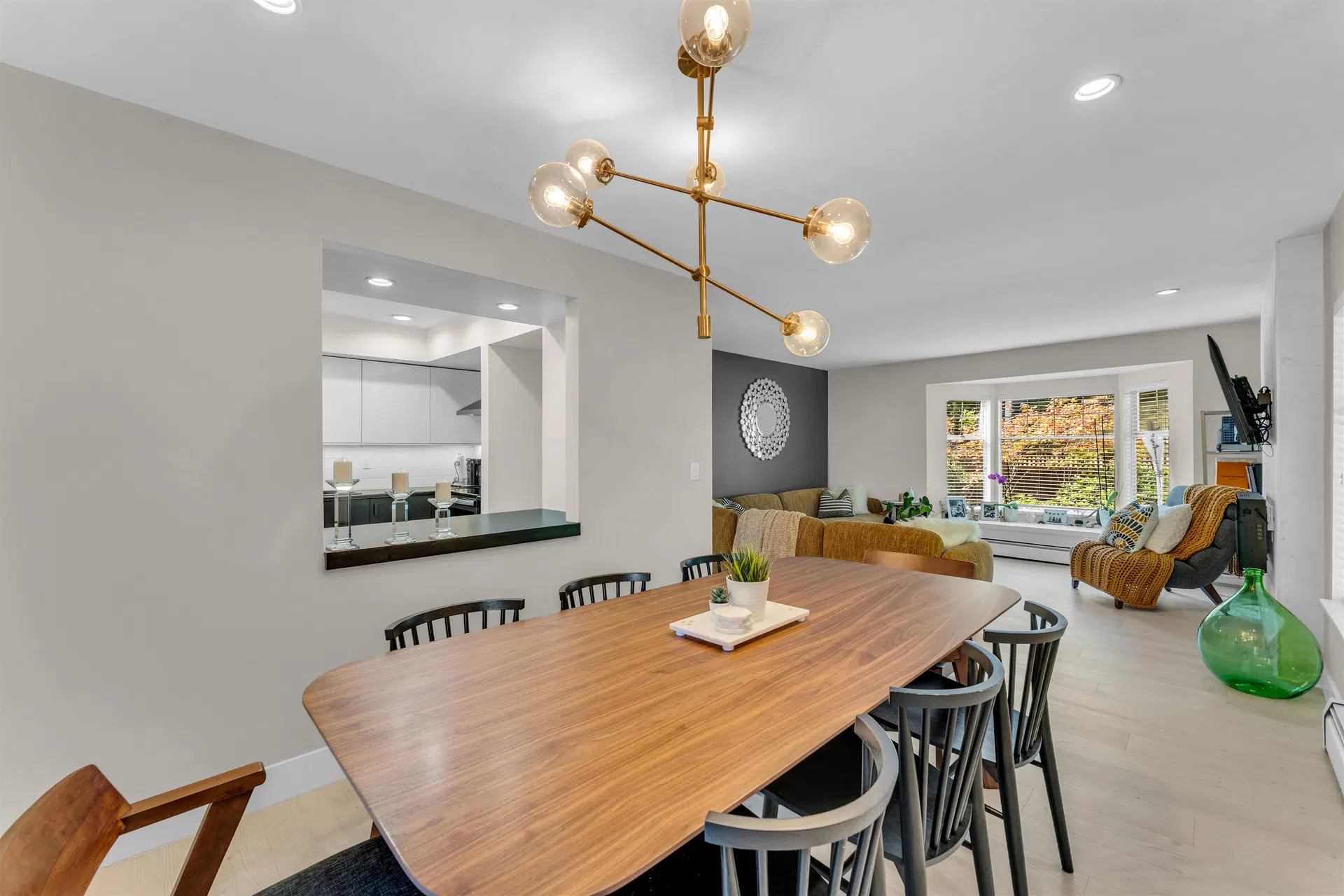 Photo 4 of 19 at #10 – 1140 Falcon Drive
