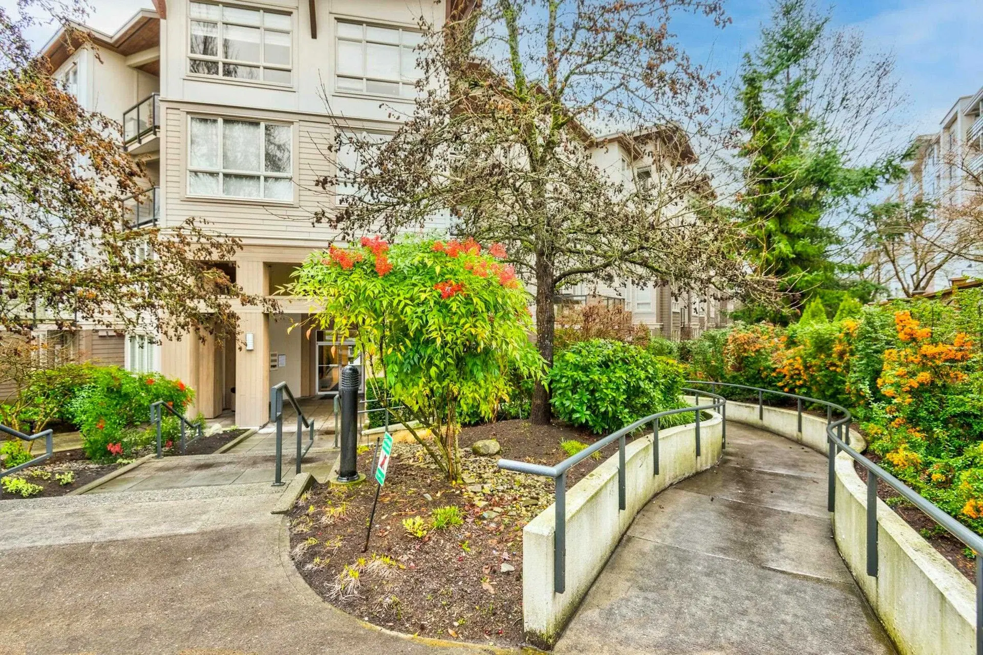 Photo 2 of 22 at #408 – 15918 26 Ave Avenue