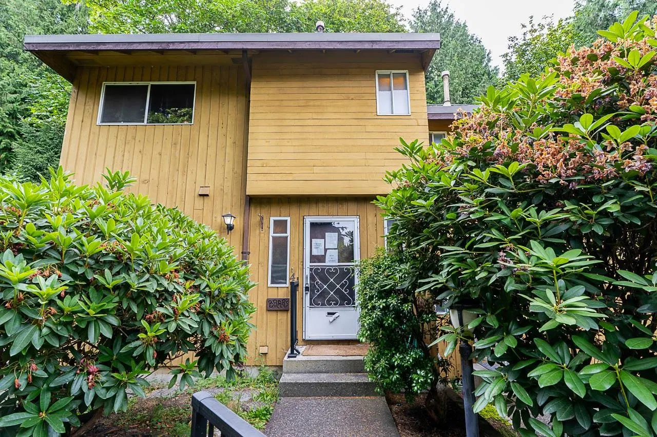 Photo 1 of 37 at #4 – 305 Decaire Street