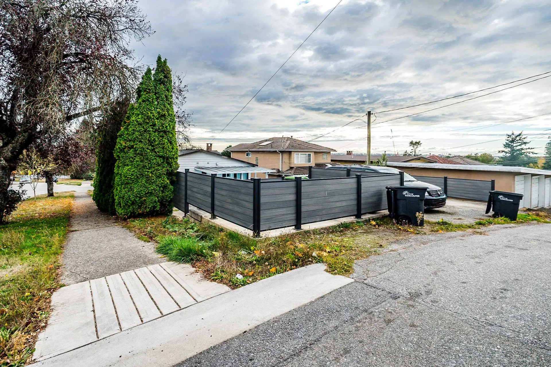 Photo 3 of 39 at 1791 E 64th Avenue