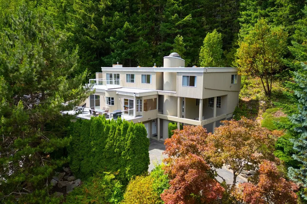 4895 Northwood Drive