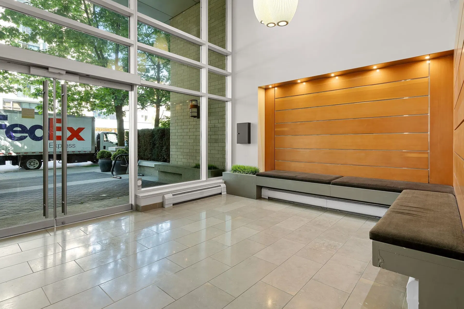Photo 3 of 25 at #907 – 175 W 2nd Street