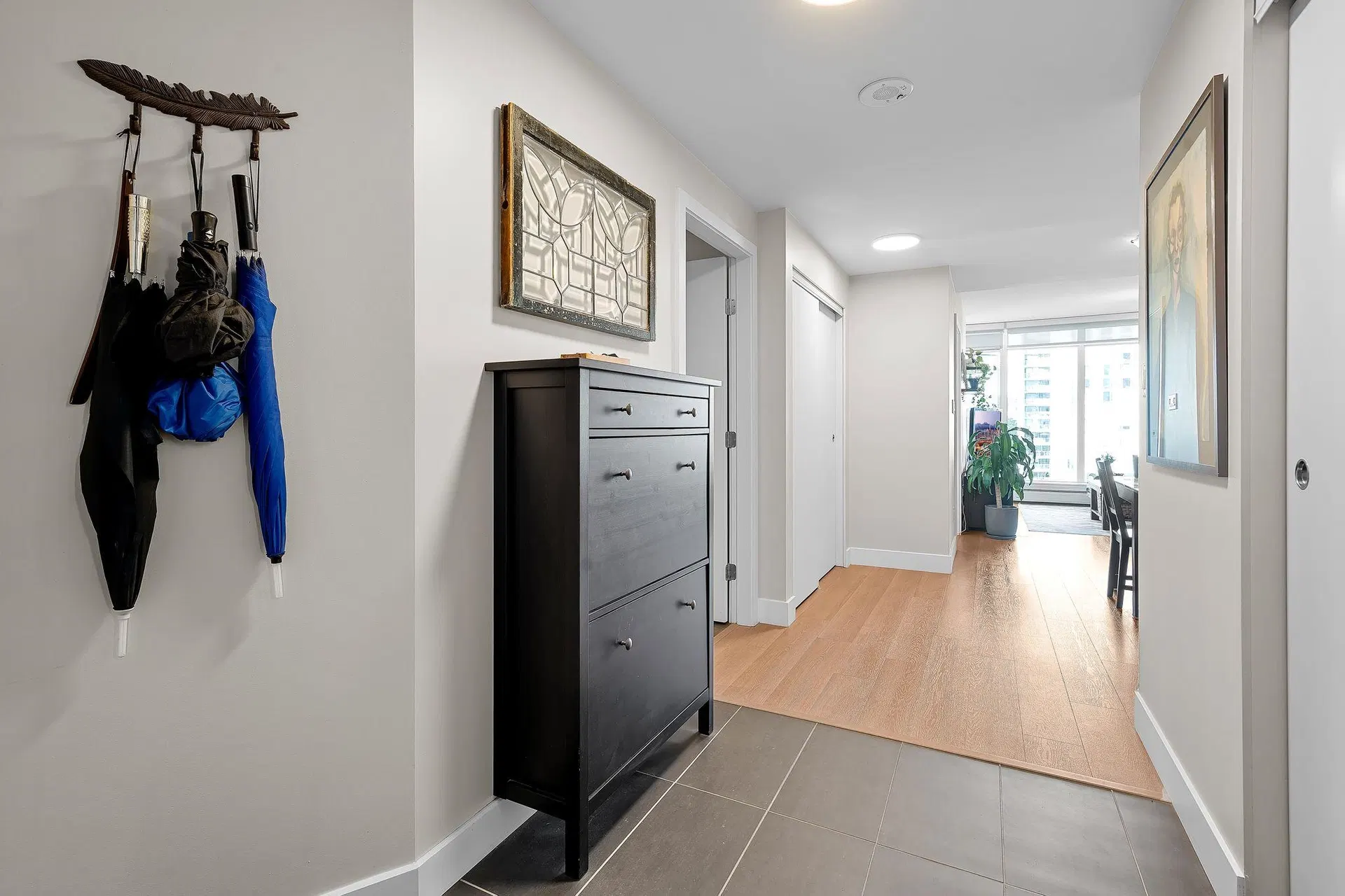 Photo 4 of 25 at #907 – 175 W 2nd Street