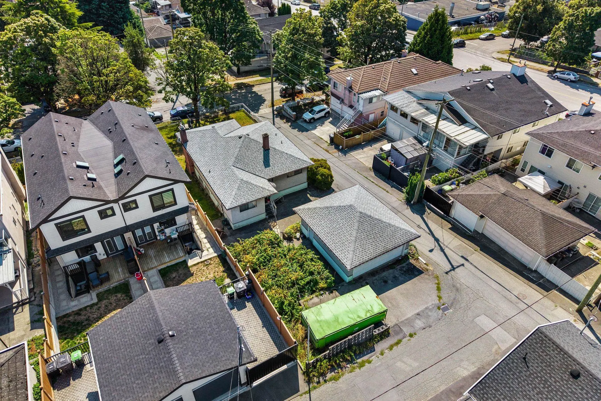 Photo 2 of 19 at 715 E 63rd Avenue