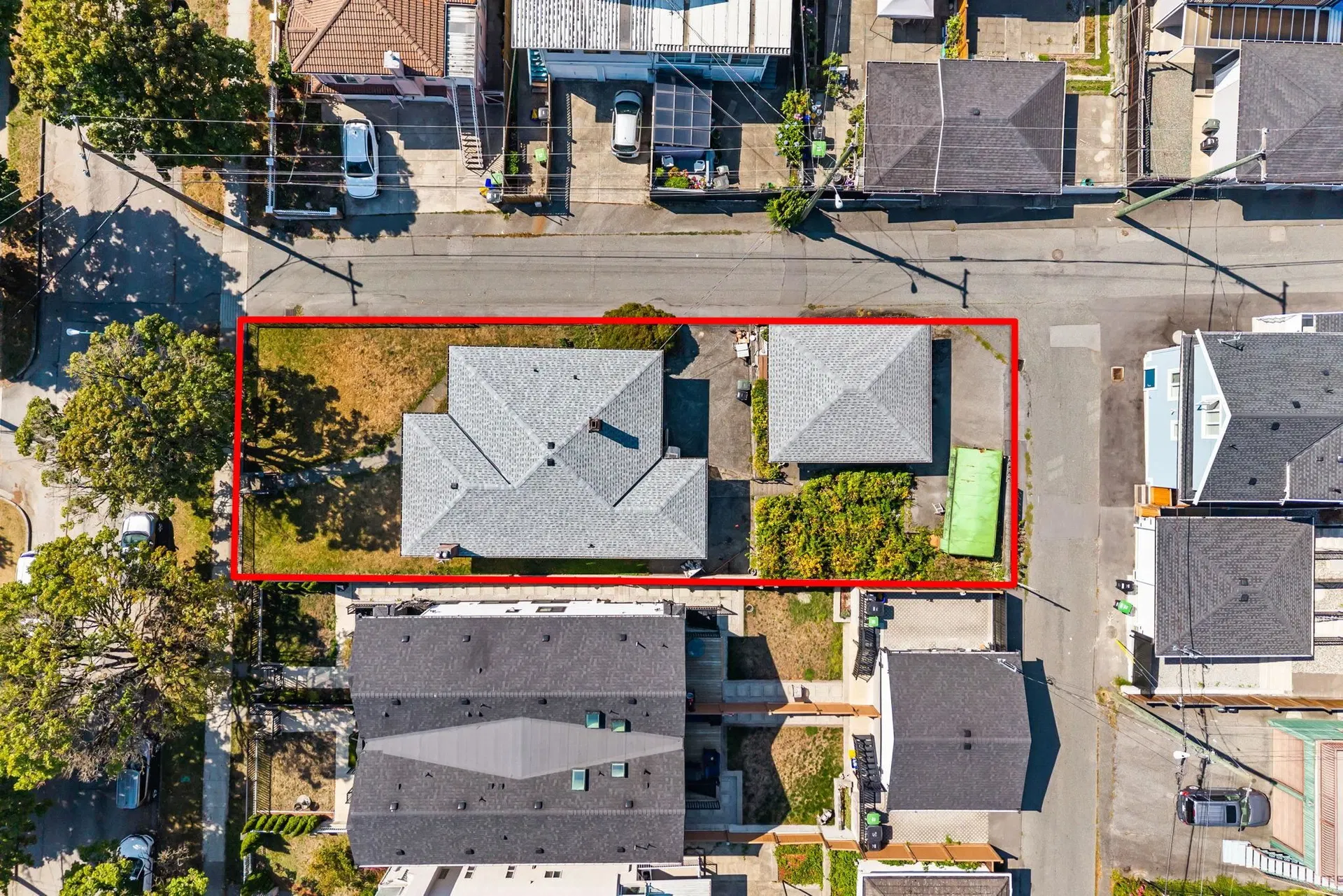 Photo 4 of 19 at 715 E 63rd Avenue