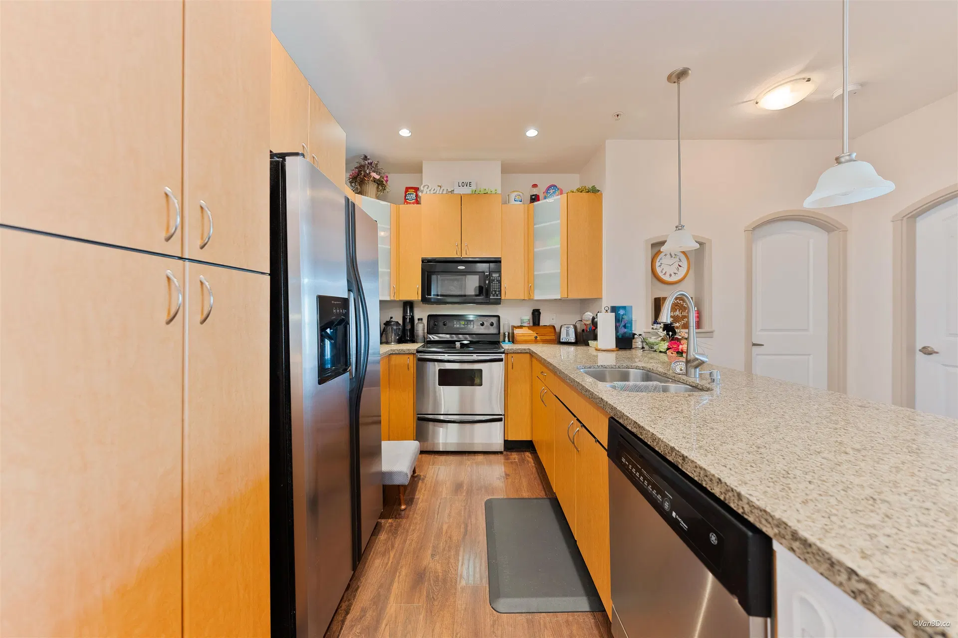 Photo 5 of 35 at #207 – 33485 South Fraser Way