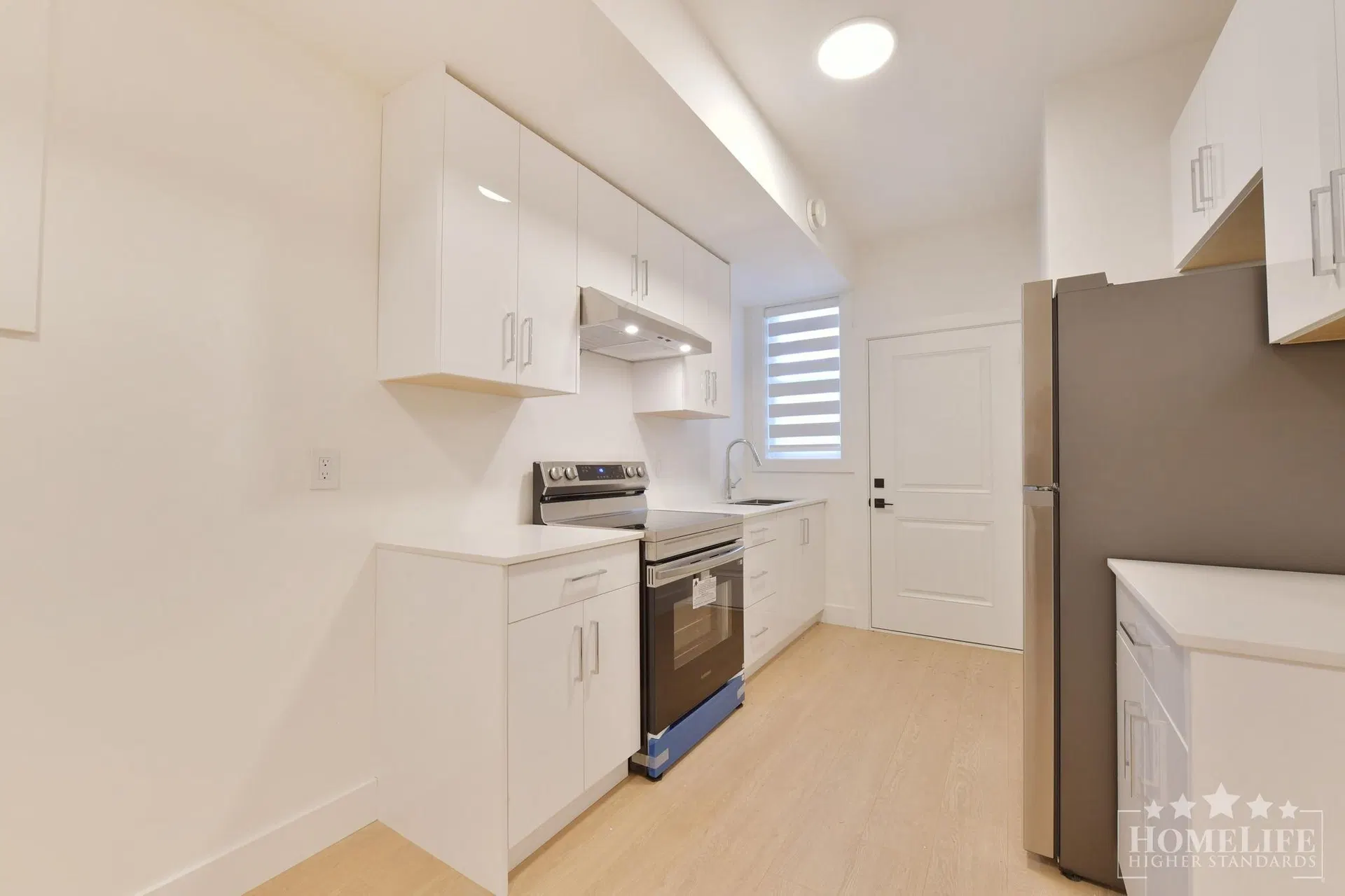 Photo 2 of 15 at Basement – 16678 16 Avenue