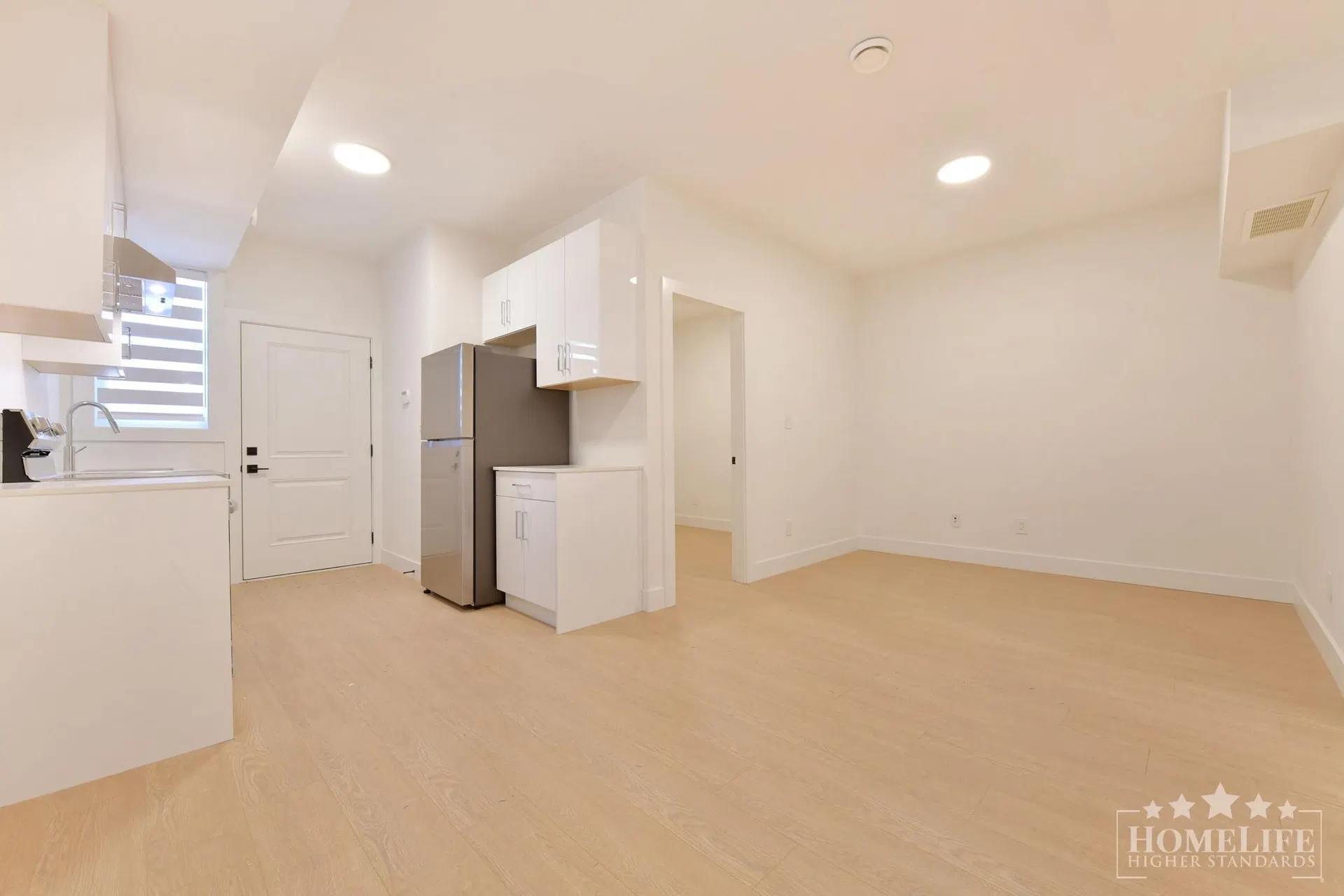 Photo 3 of 15 at Basement – 16678 16 Avenue