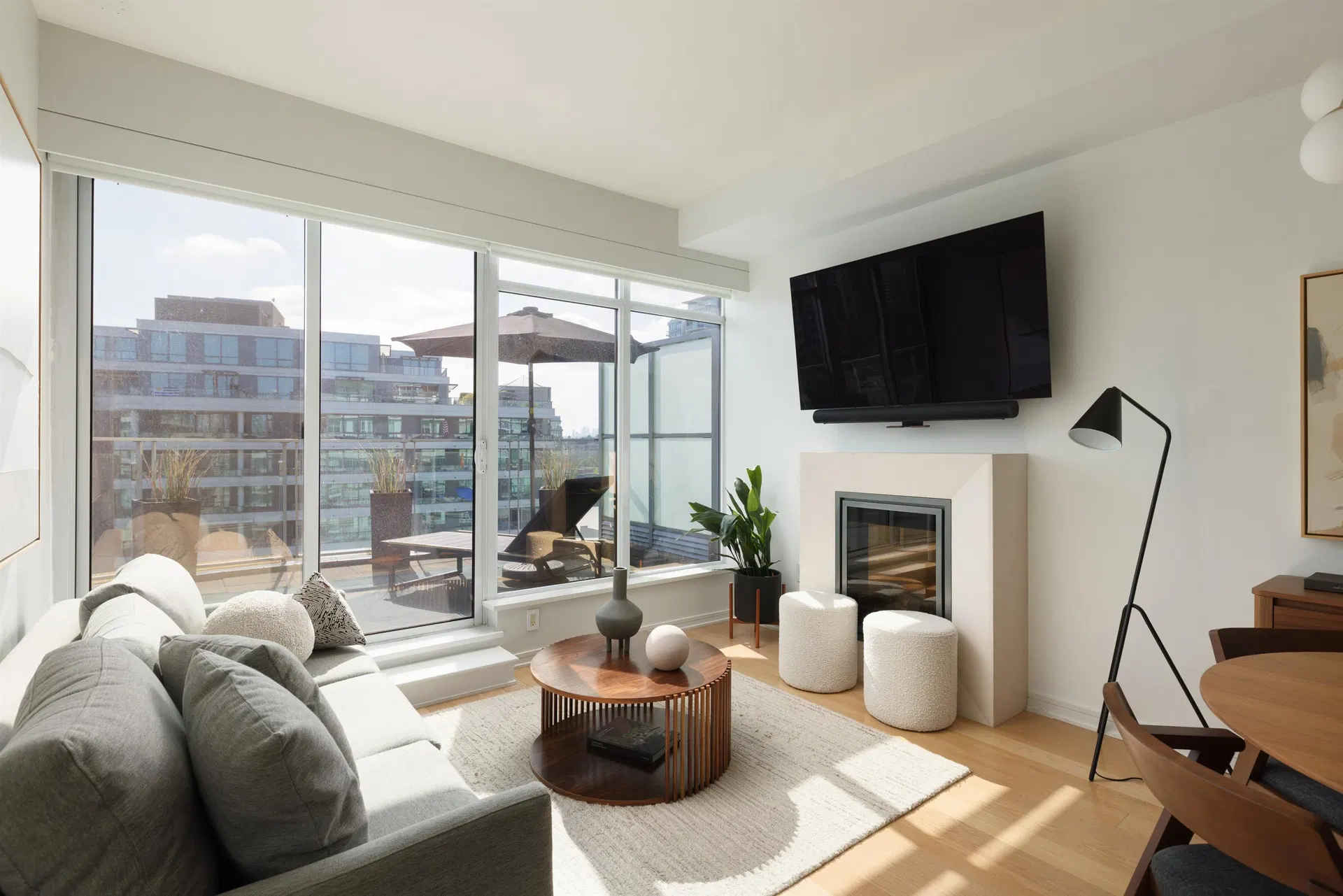 Photo 2 of 40 at #1103 – 1661 Ontario Street