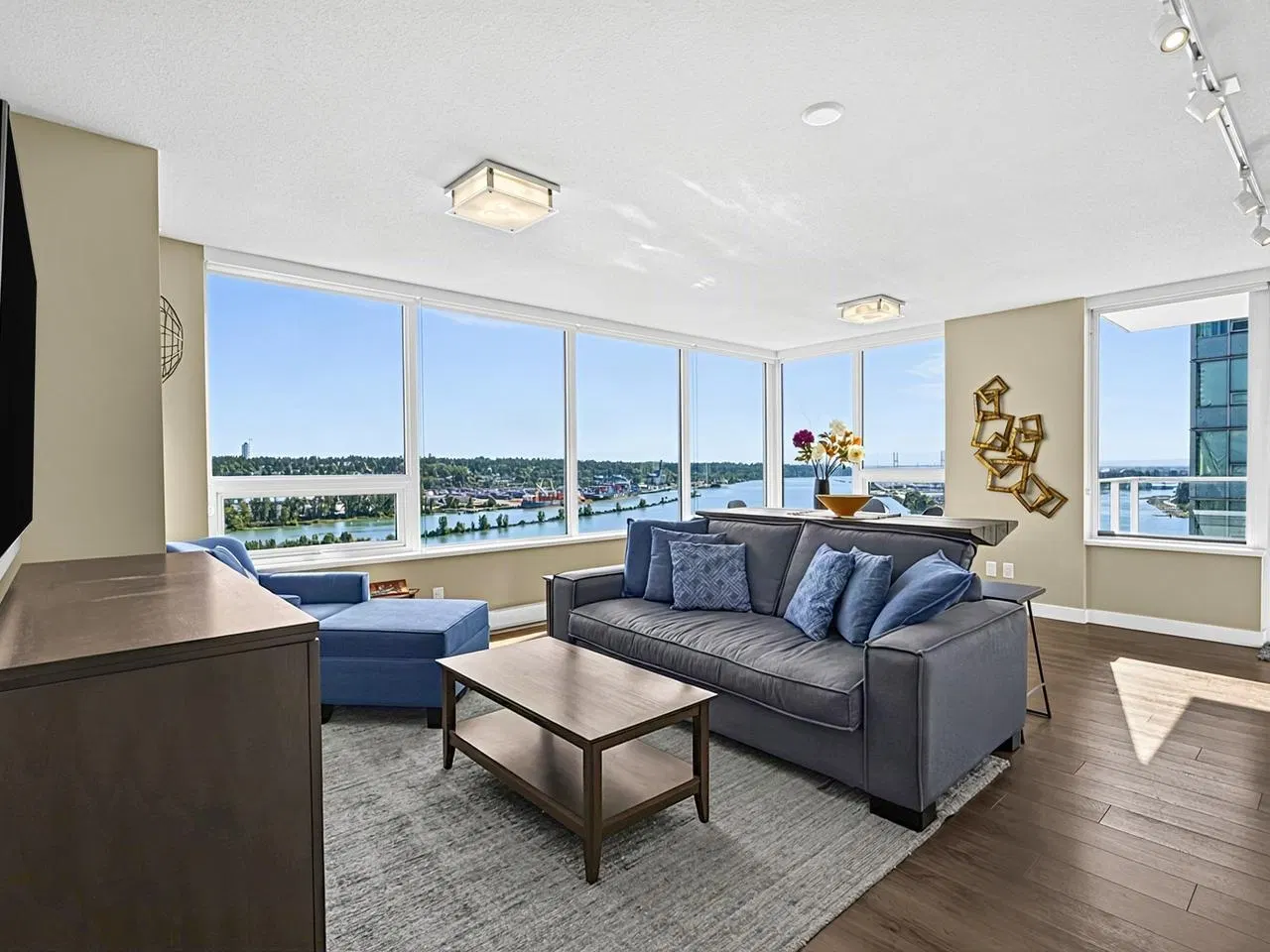 Photo 1 of 21 at #2205 – 908 Quayside Drive