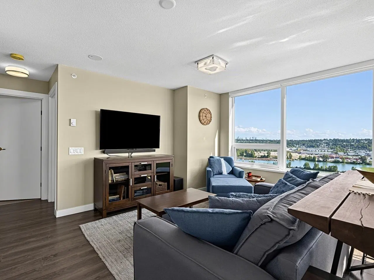 Photo 3 of 21 at #2205 – 908 Quayside Drive
