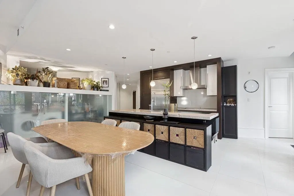 Photo 5 of 23 at #402 – 1102 Hornby Street