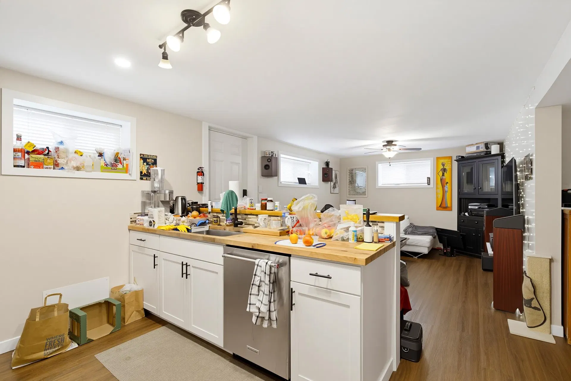 Photo 2 of 40 at 32110 Bueckert Avenue