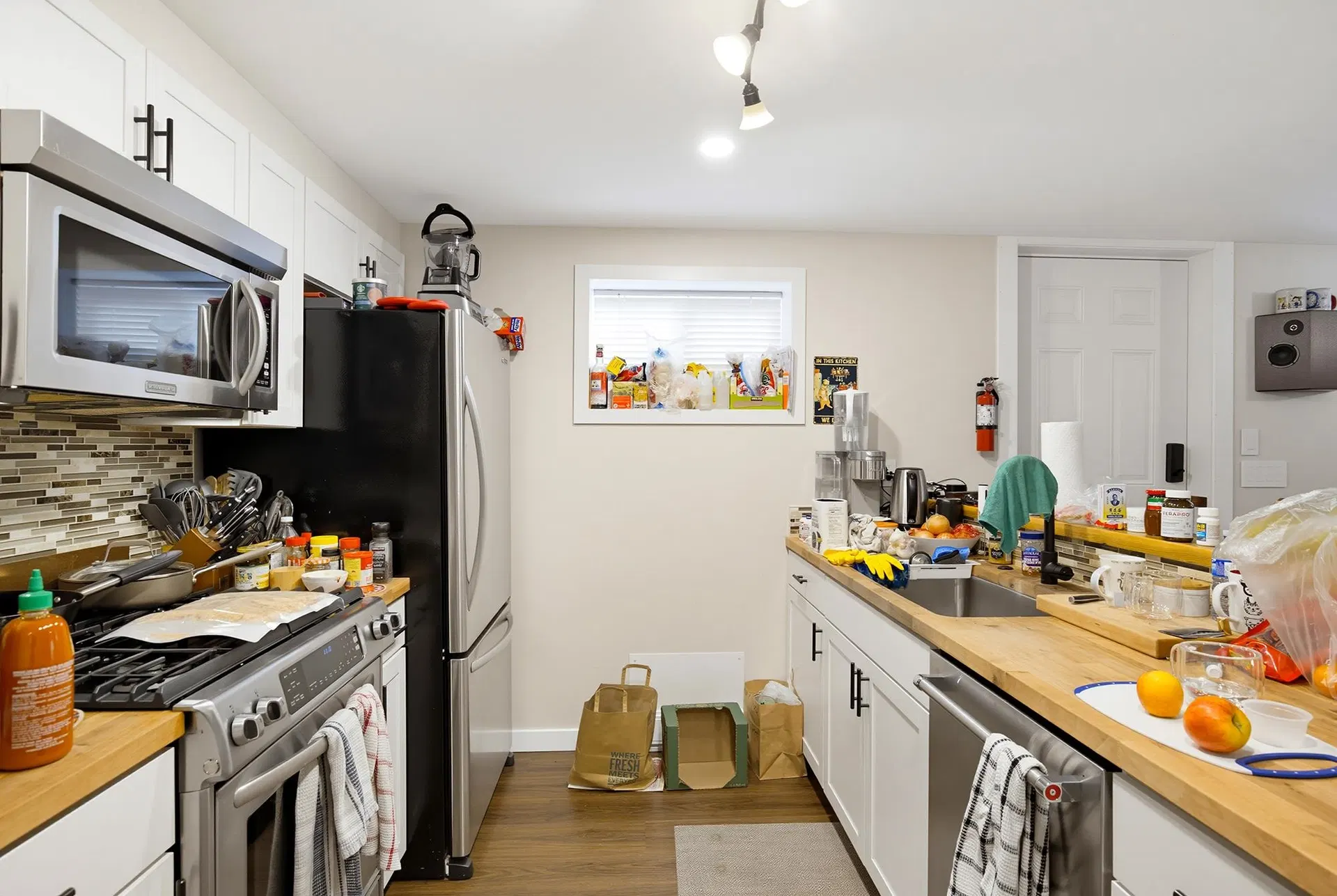 Photo 3 of 40 at 32110 Bueckert Avenue