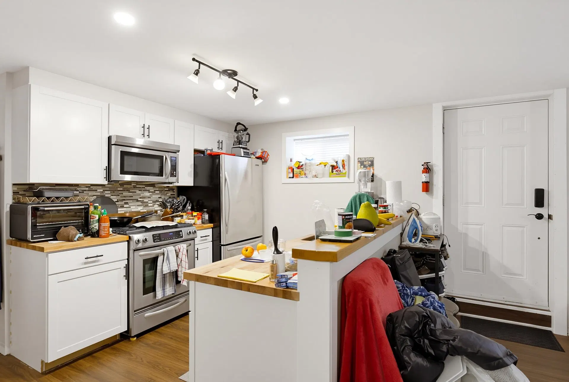 Photo 4 of 40 at 32110 Bueckert Avenue
