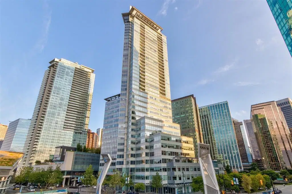 #3X05 – 1077 Cordova Street