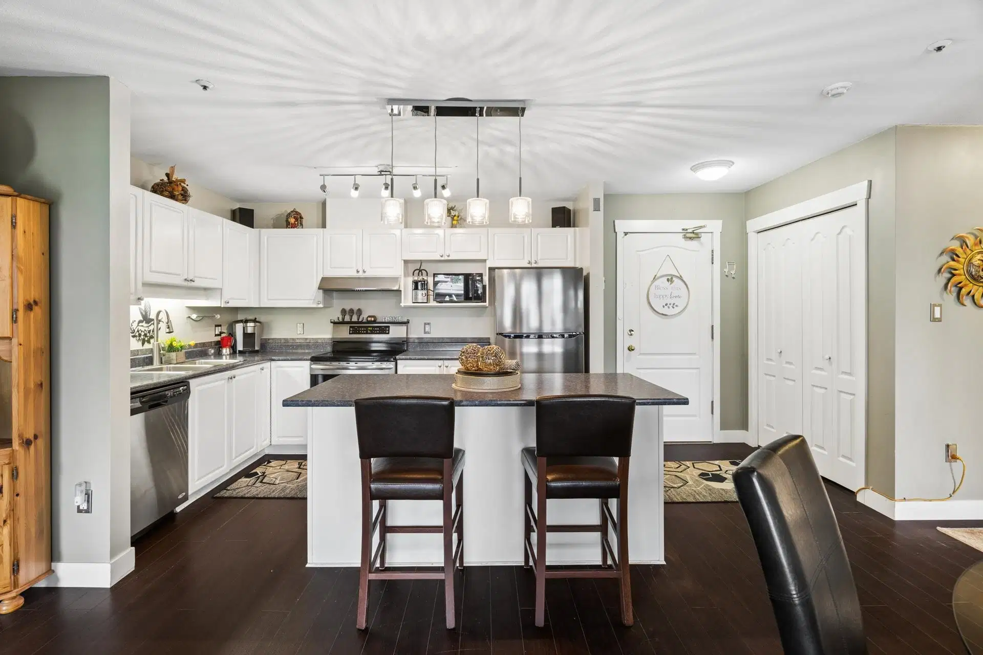 #414 – 2968 Burlington Drive