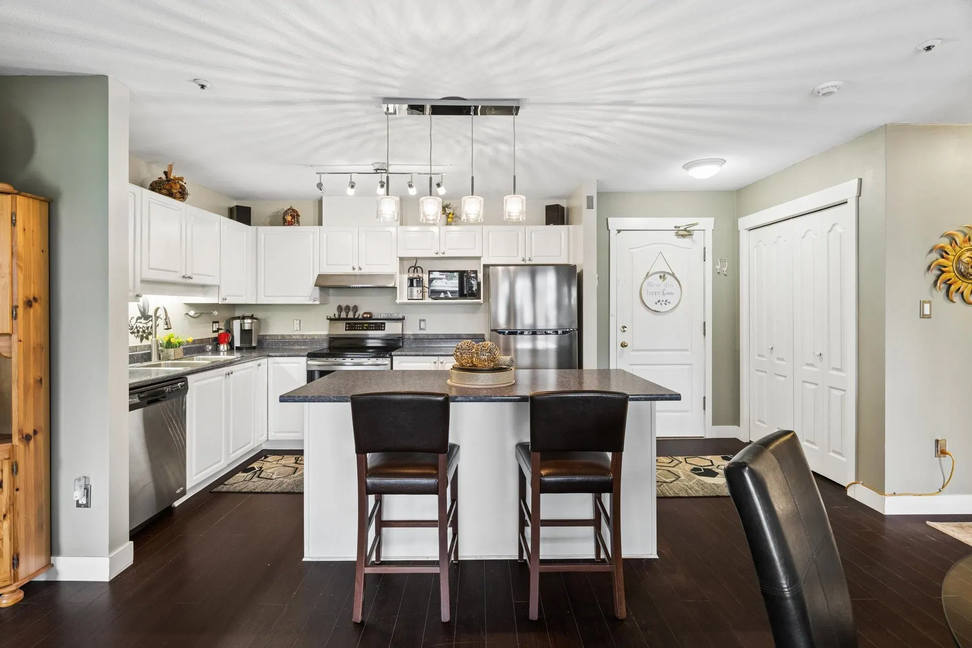 #414 – 2968 Burlington Drive