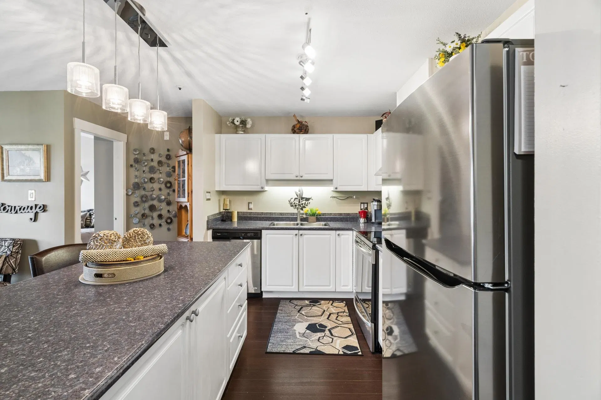 Photo 3 of 35 at #414 – 2968 Burlington Drive