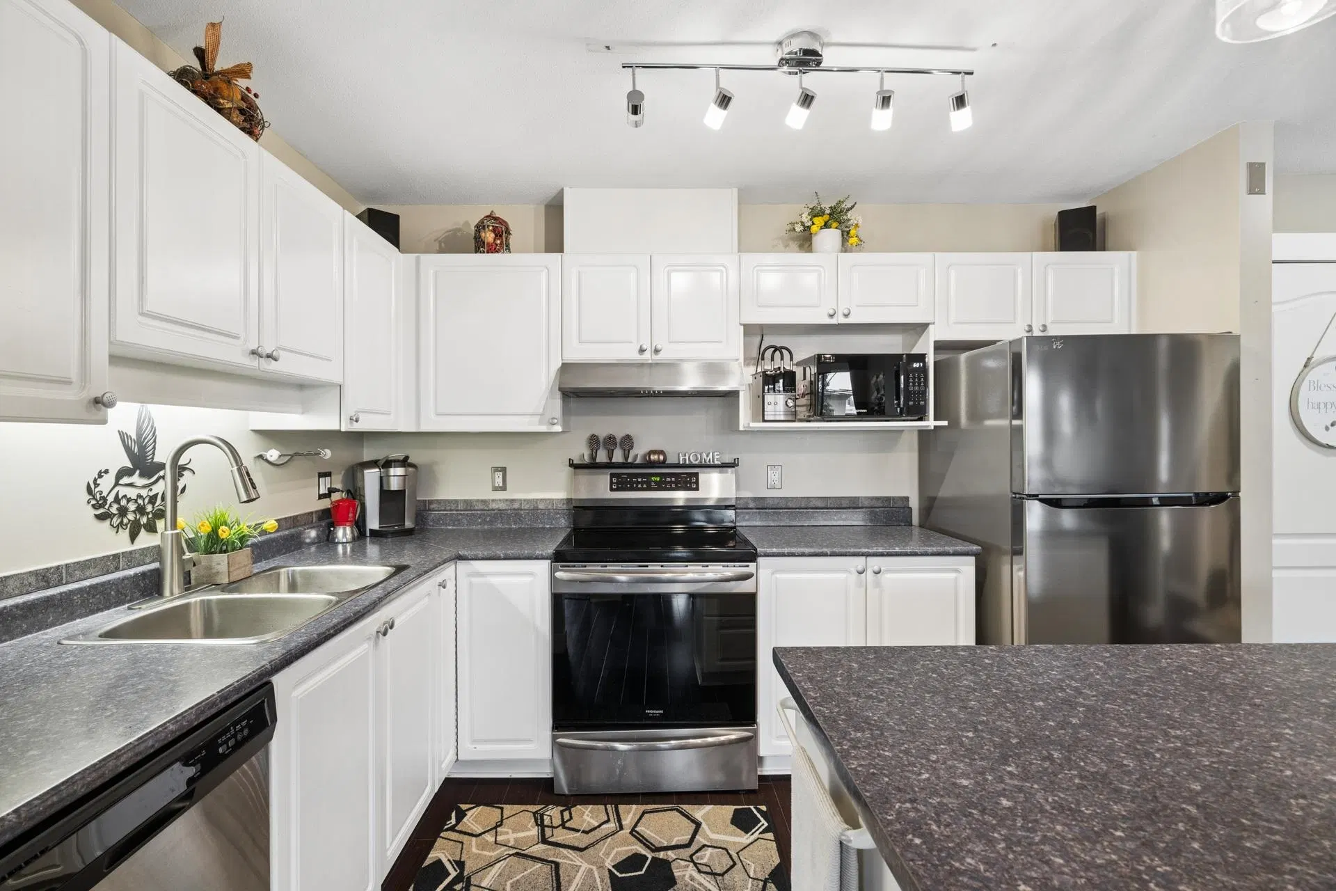 Photo 4 of 35 at #414 – 2968 Burlington Drive