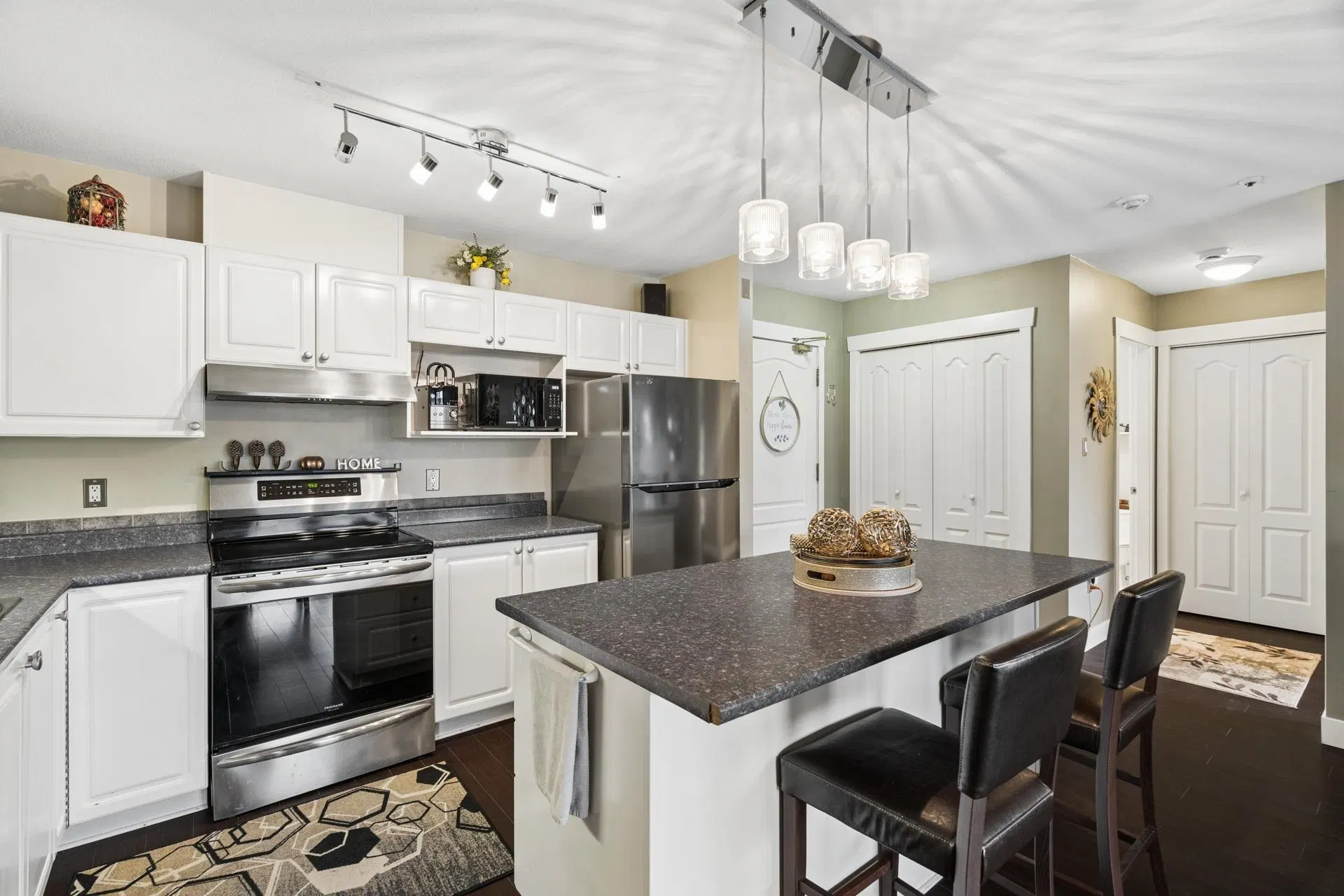 Photo 5 of 35 at #414 – 2968 Burlington Drive