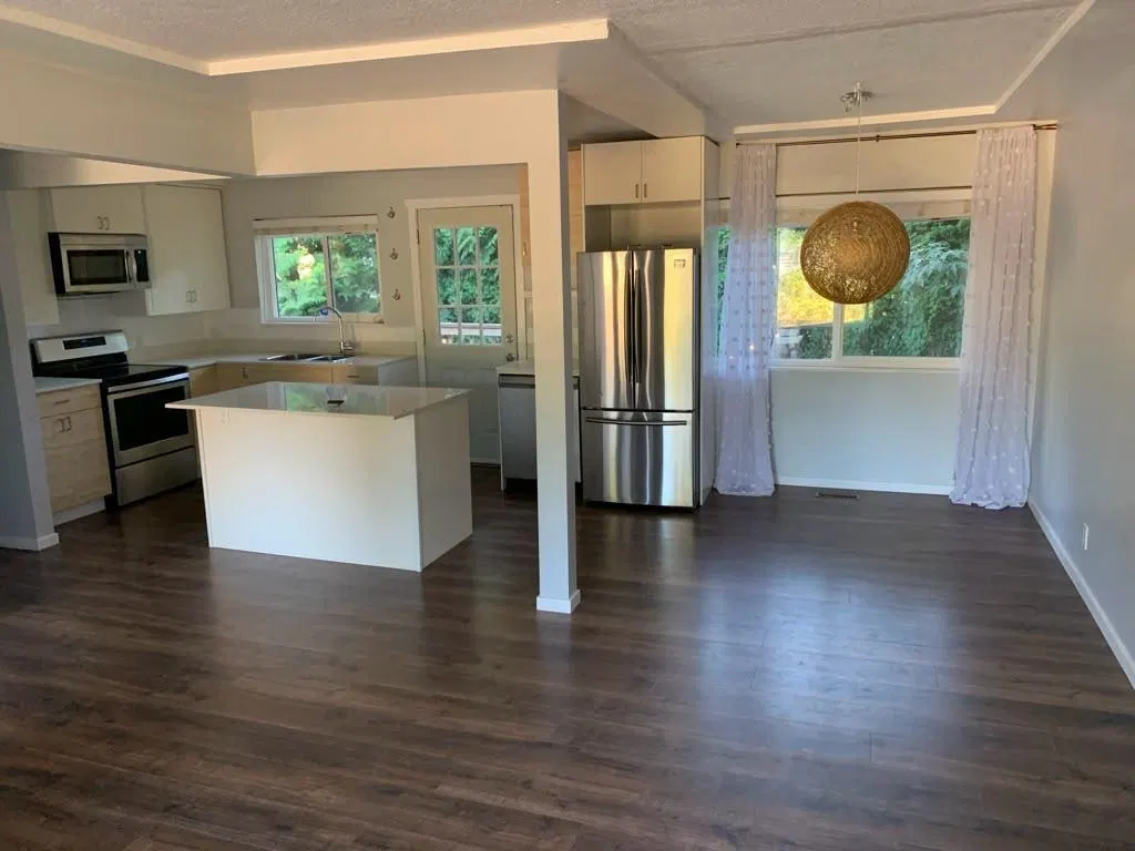 Photo 4 of 10 at Upstairs – 2405 Norcrest Court