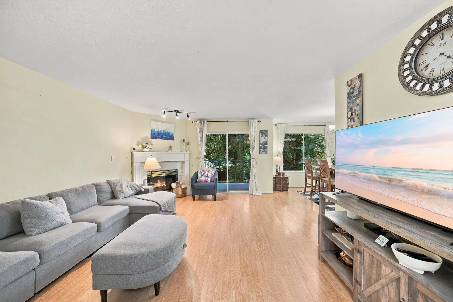 Photo 3 of 24 at #6 – 32339 7 Avenue