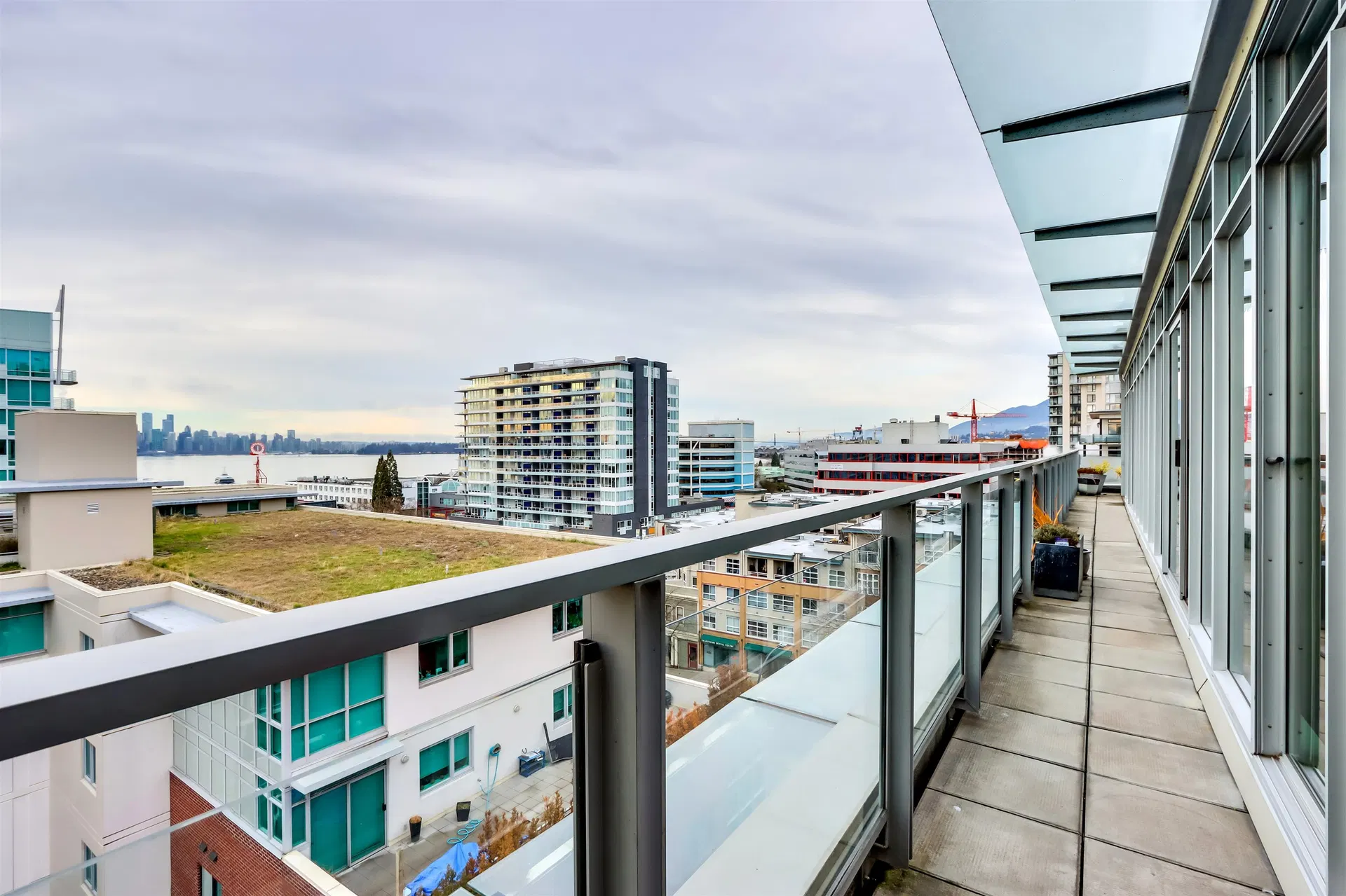 Photo 2 of 6 at #5TH FLR – 88 Lonsdale Avenue