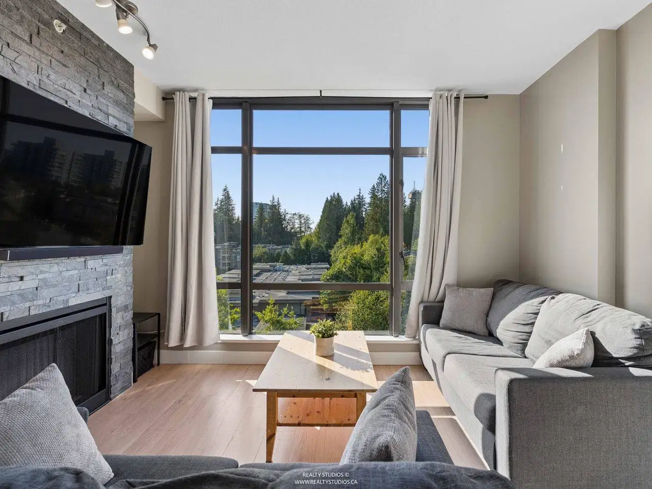 #901 – 9300 University Crescent
