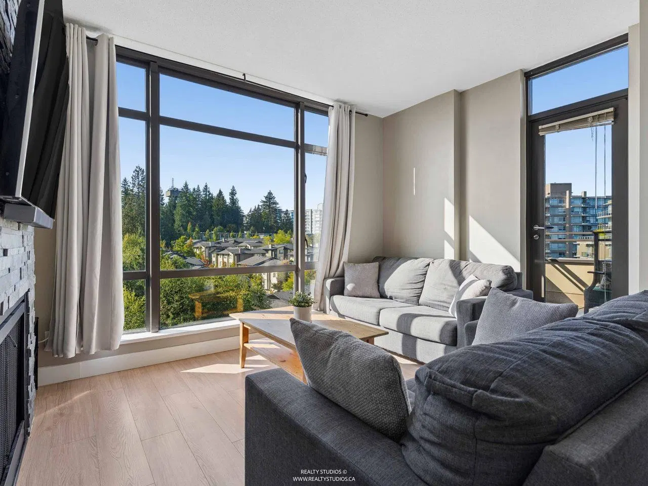 Photo 3 of 33 at #901 – 9300 University Crescent