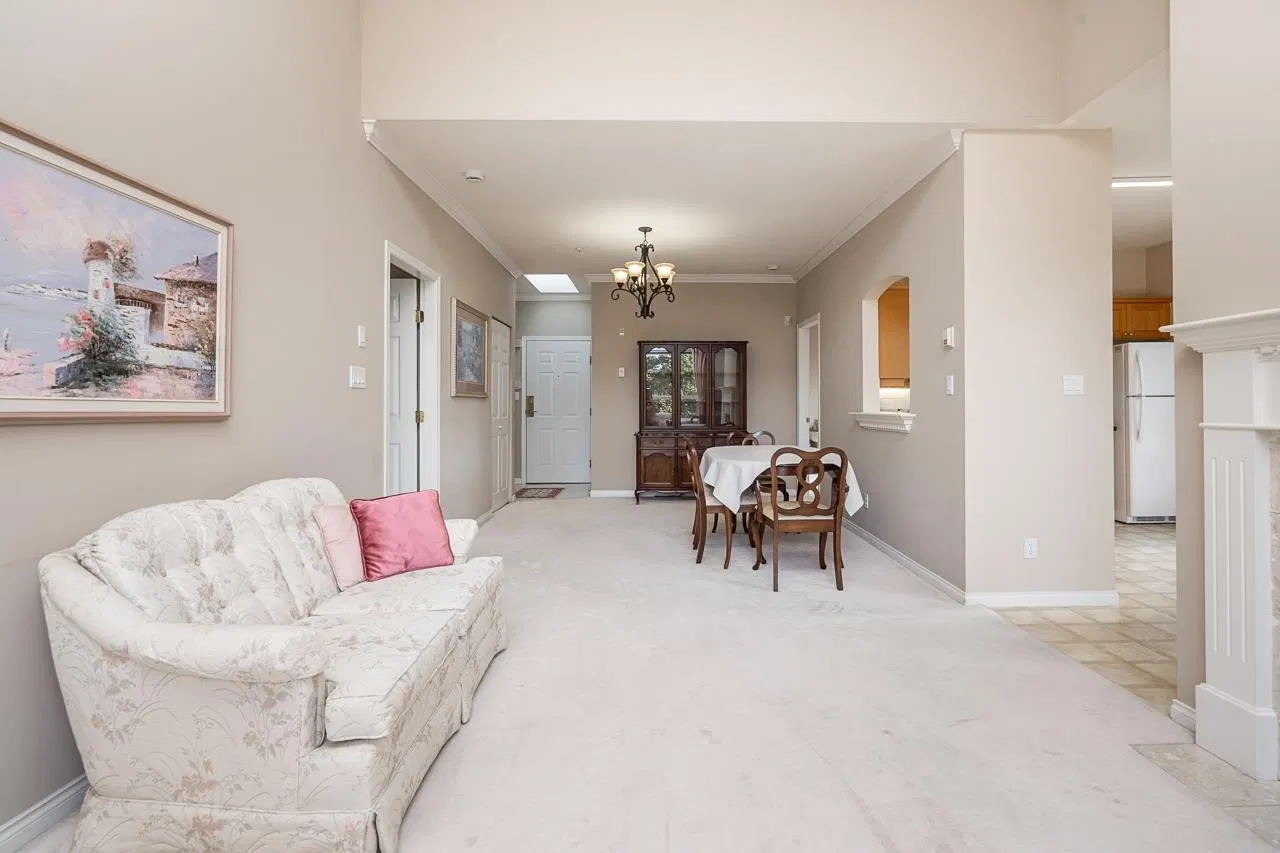Photo 3 of 40 at #411 – 3098 Guildford Way