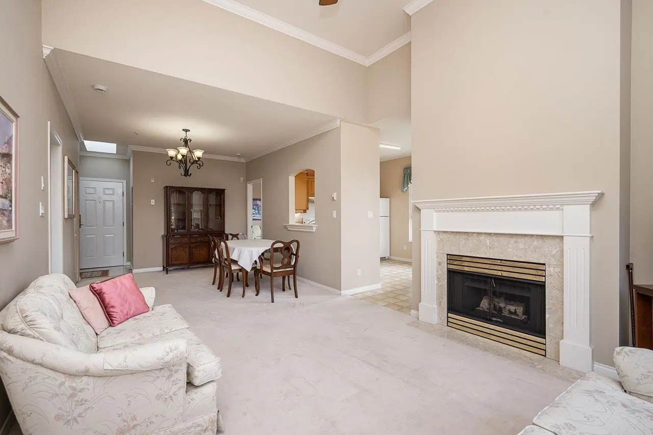 Photo 4 of 40 at #411 – 3098 Guildford Way
