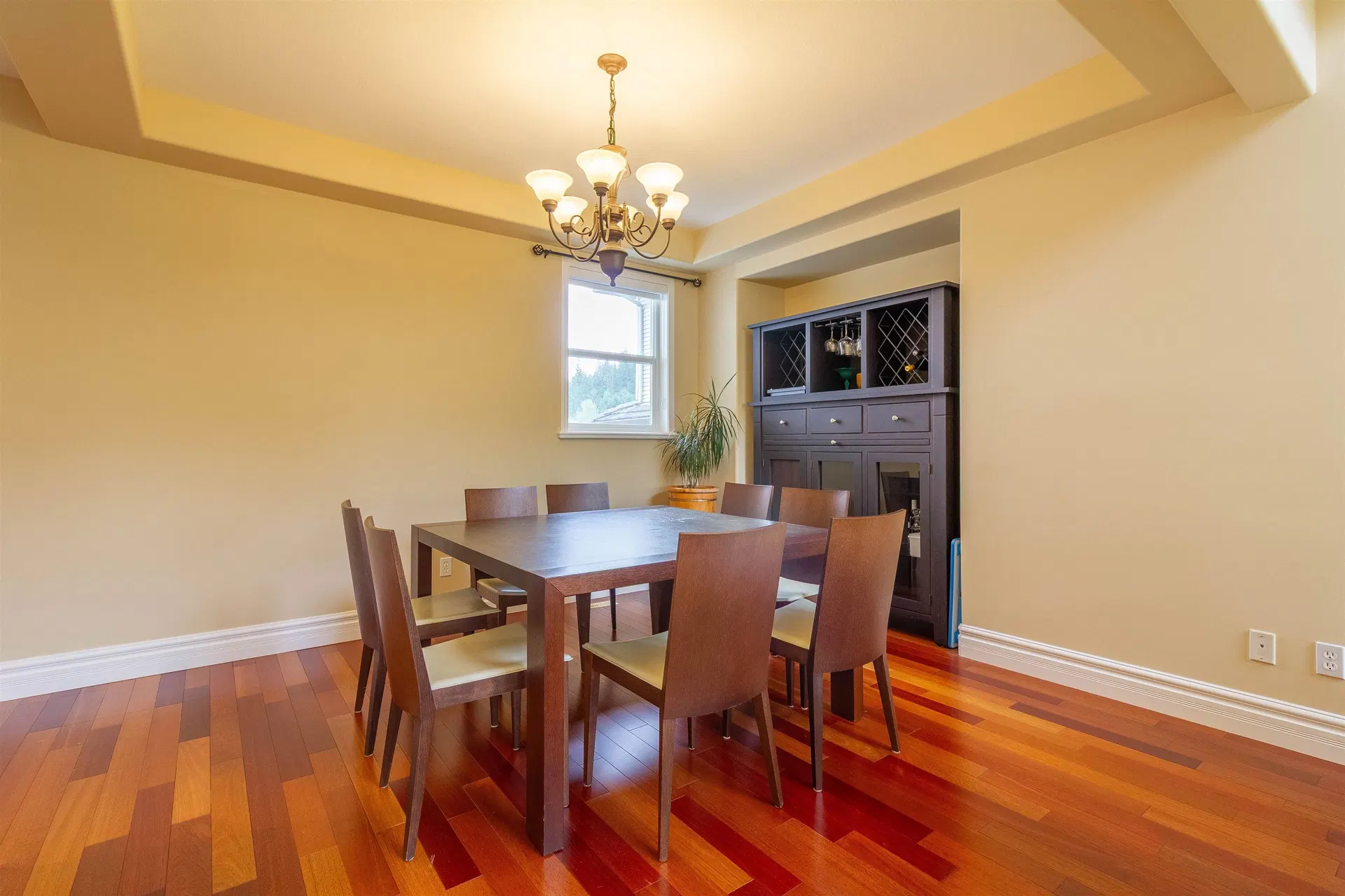 Photo 4 of 40 at 2115 Berkshire Crescent