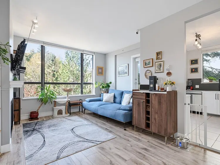 Photo 3 of 21 at #401 – 9300 University Crescent