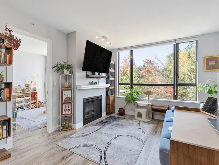 Photo 4 of 21 at #401 – 9300 University Crescent