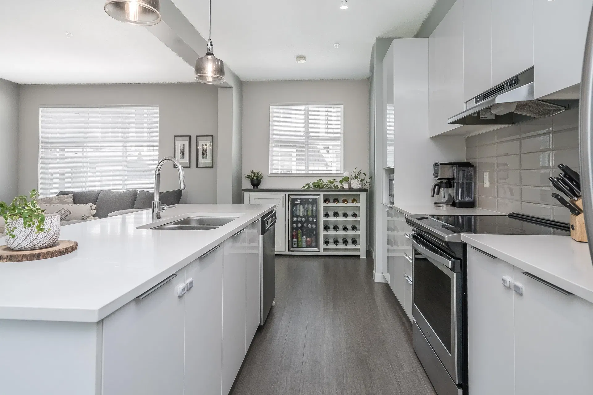 Photo 4 of 40 at #602 – 11295 Pazarena Place