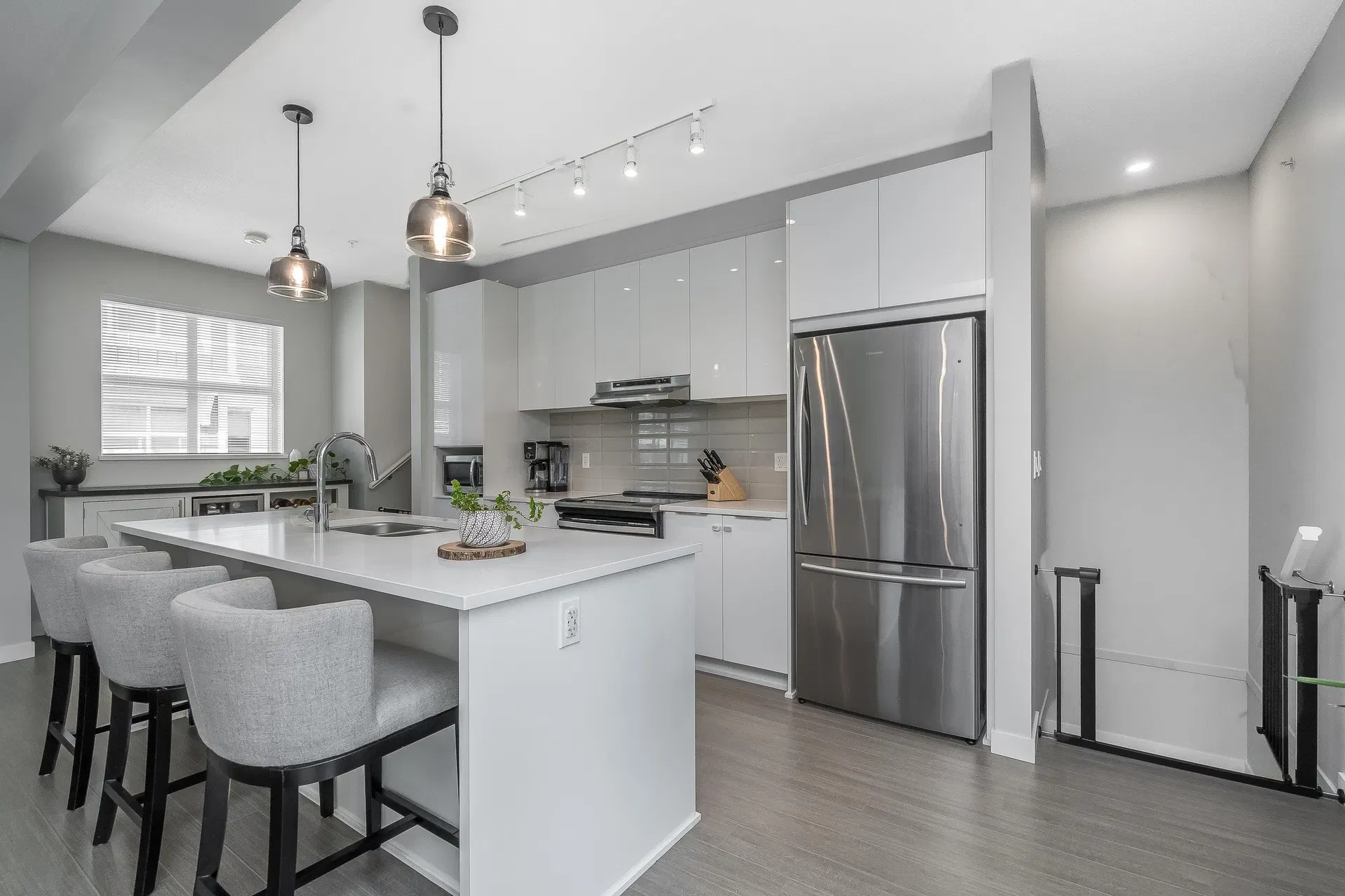 Photo 5 of 40 at #602 – 11295 Pazarena Place