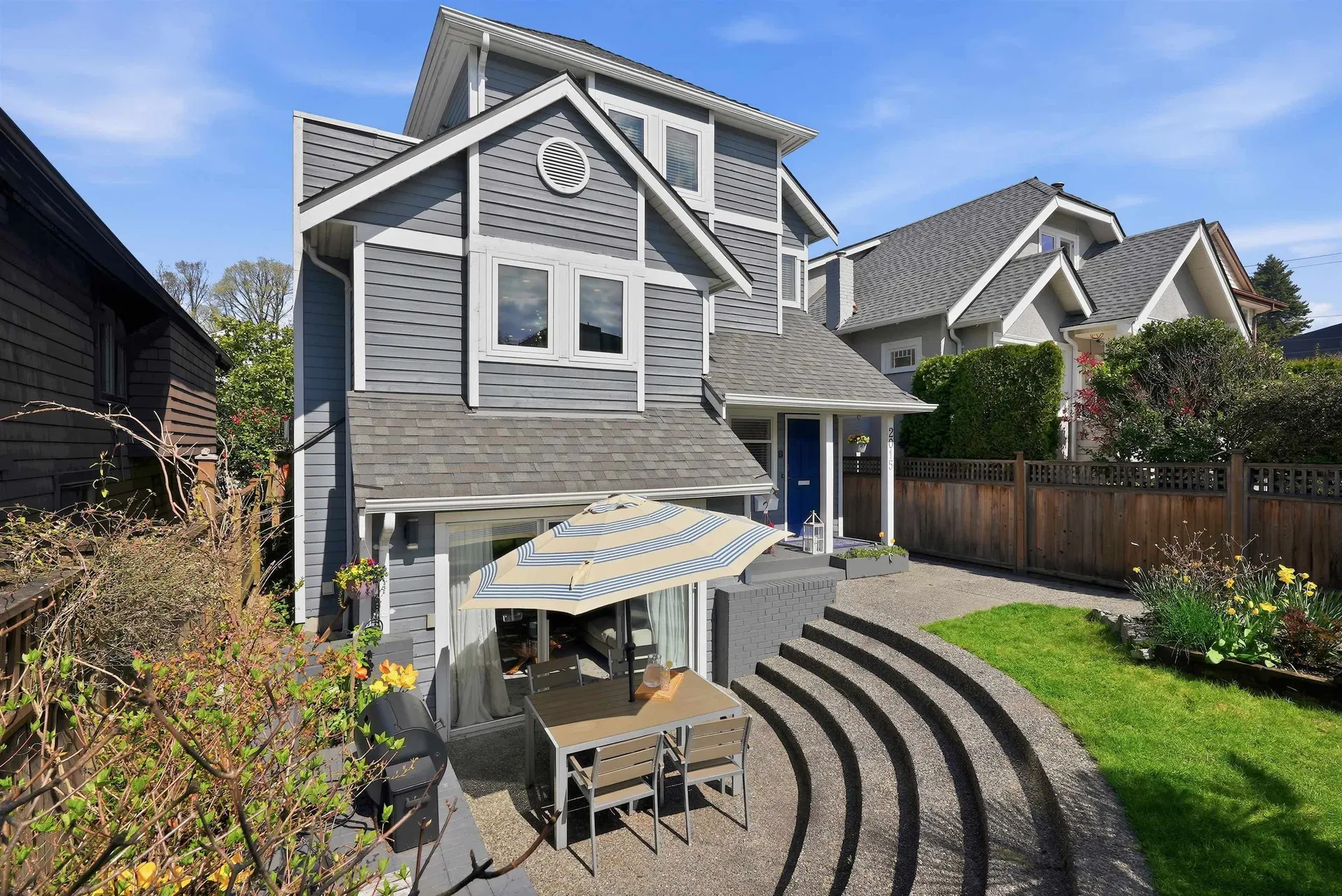 Photo 3 of 36 at 2015 Creelman Avenue